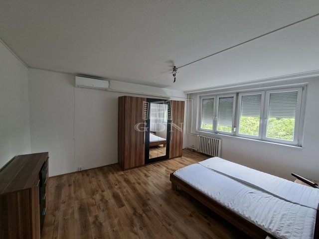 Eladó panellakás, Kecskeméten 34.9 M Ft, 1 szobás