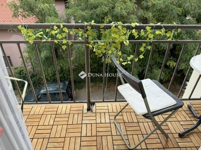 Eladó téglalakás, Pécsett 59.9 M Ft, 2 szobás