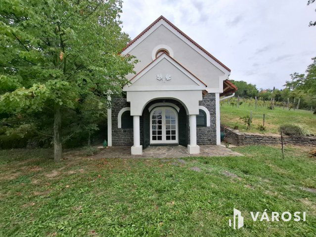 Eladó nyaraló, Badacsonytomajon 170 M Ft, 5 szobás