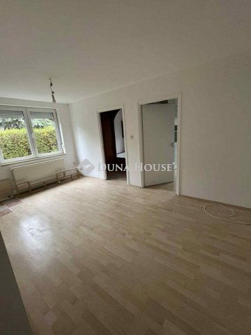 Eladó téglalakás, Mosonmagyaróváron 49.9 M Ft, 3 szobás