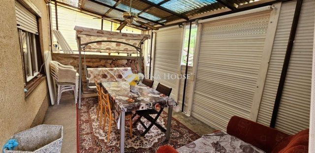 Eladó családi ház, Pécsett 65 M Ft, 3 szobás