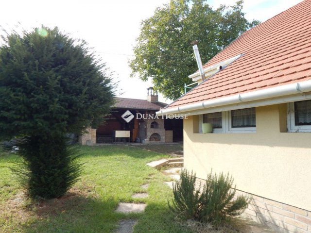 Eladó nyaraló, Lepsényben 59 M Ft, 4 szobás