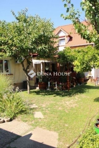 Eladó ikerház, Budapesten, XVI. kerületben 179.9 M Ft, 7 szobás