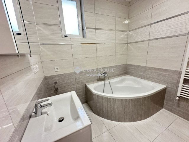 Eladó családi ház, Dunaharasztin 82.5 M Ft, 4 szobás