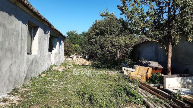 Eladó családi ház, Gerdén 4.8 M Ft, 2 szobás