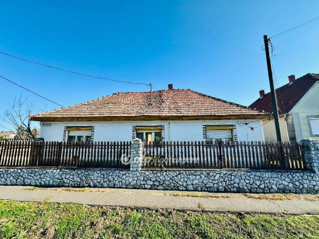 Eladó családi ház, Mezőnyárádon 6.99 M Ft, 3 szobás