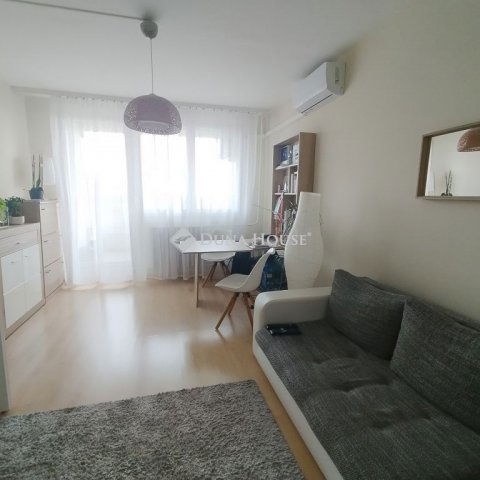 Eladó panellakás, Budaörsön, Lévai utcában 66.5 M Ft, 3 szobás