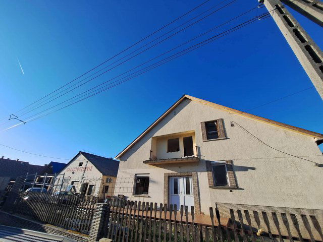 Eladó családi ház, Sásdon 67 M Ft, 4 szobás