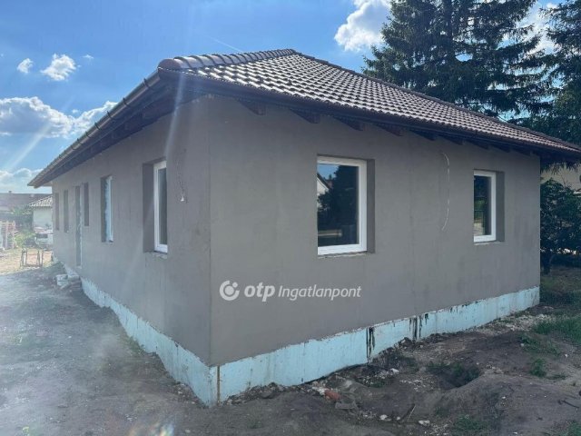 Eladó családi ház, Szabadegyházán 69.9 M Ft, 3+1 szobás