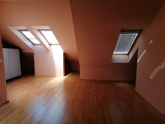 Eladó téglalakás, Szolnokon 62.5 M Ft, 2+2 szobás