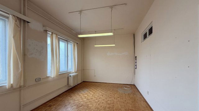 Kiadó iroda, Debrecenben 48 E Ft / hó, 1 szobás