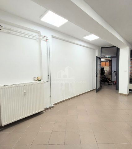 Kiadó üzlethelyiség, Veszprémben 150 E Ft / hó