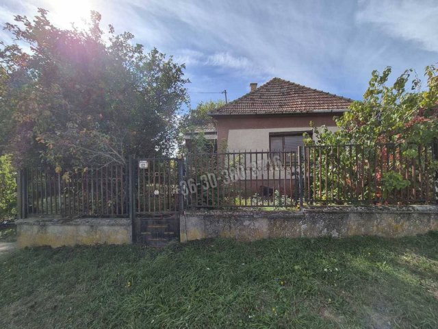 Eladó családi ház, Solton, Tételhegy dűlőn 6.49 M Ft, 3 szobás