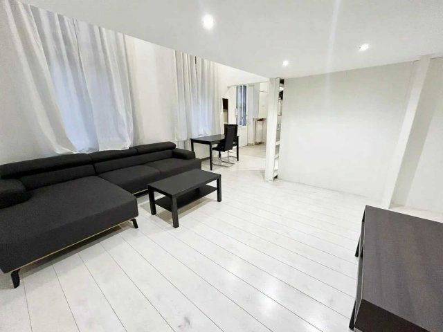 Kiadó téglalakás, albérlet, VII. kerületben, Király utcában