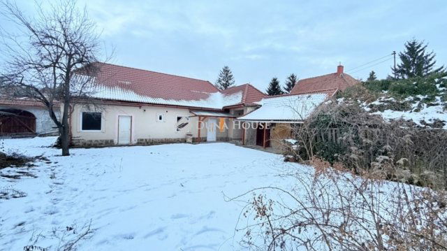 Eladó családi ház, Egerben 73.9 M Ft, 4 szobás