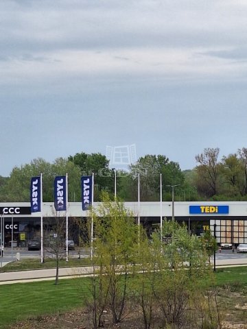 Kiadó panellakás, albérlet, Komáromban 180 E Ft / hó, 1 szobás