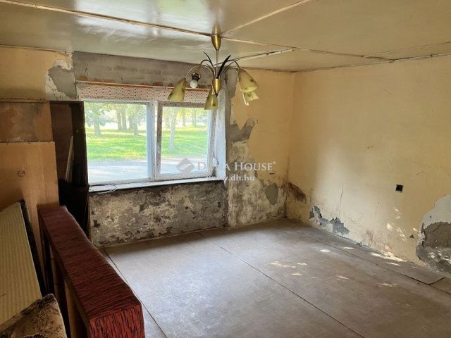 Eladó családi ház, Szigetváron 9.9 M Ft, 3+1 szobás