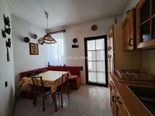 Eladó családi ház, Bólyban 85 M Ft, 5 szobás