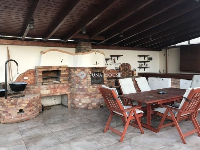 Eladó családi ház, Taksonyon 275 M Ft, 4 szobás