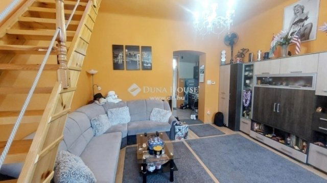 Eladó téglalakás, Budapesten, XV. kerületben 52.5 M Ft, 2 szobás