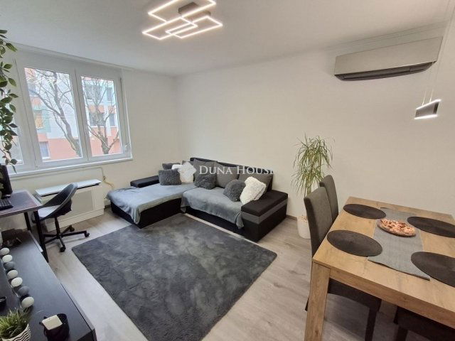 Eladó téglalakás, Budapesten, XVIII. kerületben 69.9 M Ft