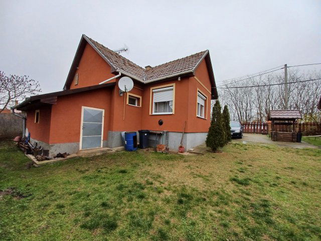 Eladó családi ház, Fülöpön 25 M Ft, 1 szobás