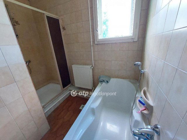 Eladó családi ház, Szentesen 85 M Ft, 7 szobás