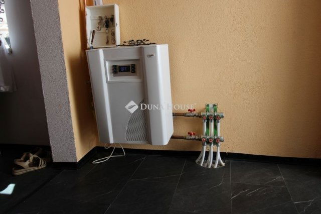 Eladó családi ház, Szegeden 46 M Ft, 2 szobás