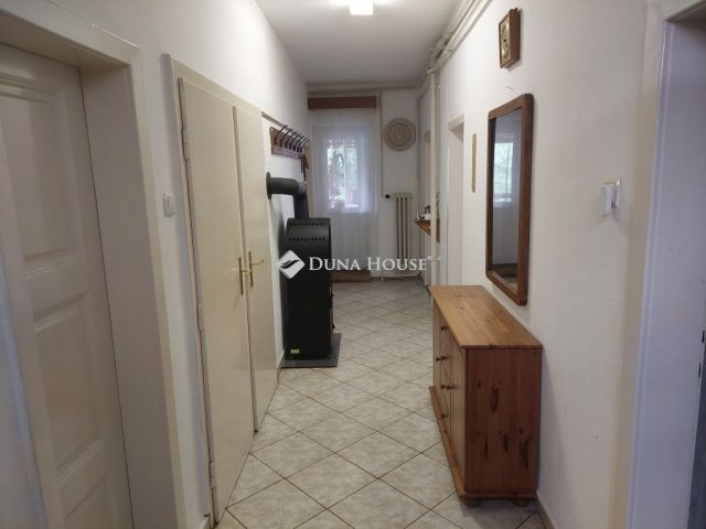 Eladó családi ház, Pécsett 43 M Ft, 3 szobás