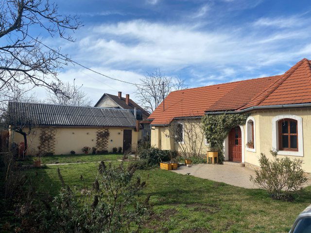 Eladó családi ház, Gödön 86.49 M Ft, 4 szobás