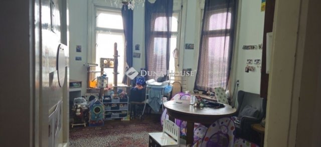 Eladó téglalakás, Budapesten, XII. kerületben 154 M Ft, 5 szobás