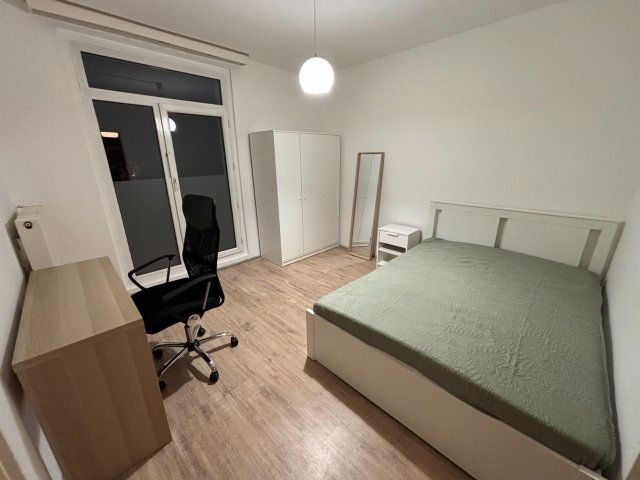 Kiadó panellakás, albérlet, Pécsett, Váci Mihály utcában