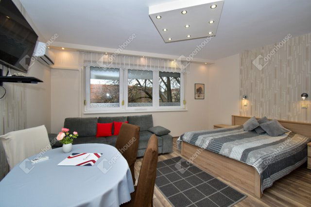 Kiadó téglalakás, albérlet, Szegeden 130 E Ft / hó, 1 szobás