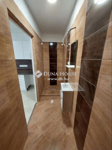 Eladó családi ház, Kecskeméten 85 M Ft, 8 szobás