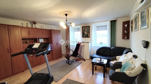 Eladó családi ház, Meggyeskovácsin 43.5 M Ft, 2 szobás