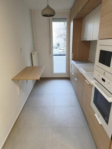 Kiadó panellakás, albérlet, Pécsett 210 E Ft / hó, 2 szobás