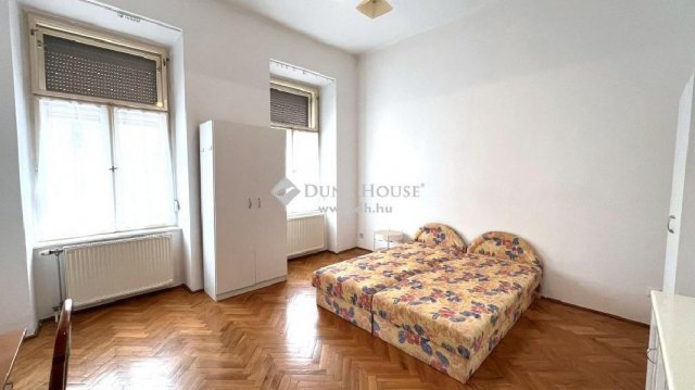 Eladó téglalakás, Szombathelyen 69 M Ft, 4 szobás