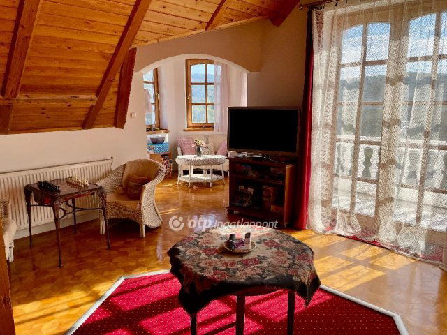 Eladó családi ház, Pencen 129.9 M Ft, 4+2 szobás