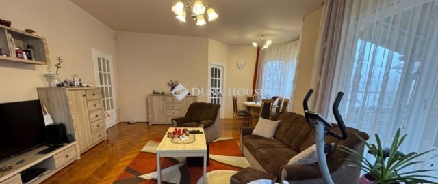 Eladó családi ház, Debrecenben 220 M Ft, 5 szobás