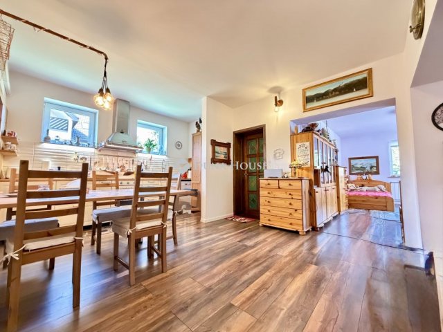 Eladó családi ház, Csopakon 299 M Ft, 10 szobás