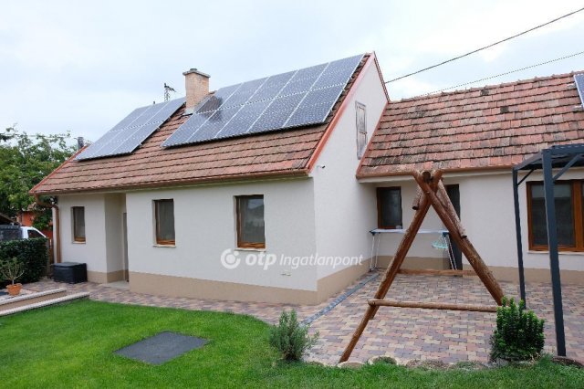 Eladó családi ház, Fóton 135 M Ft, 3+1 szobás