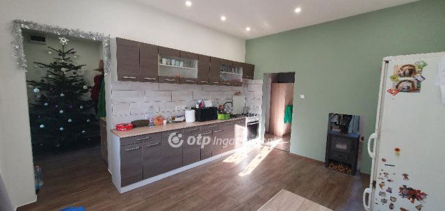 Eladó sorház, Devecseren 10.9 M Ft, 1+1 szobás