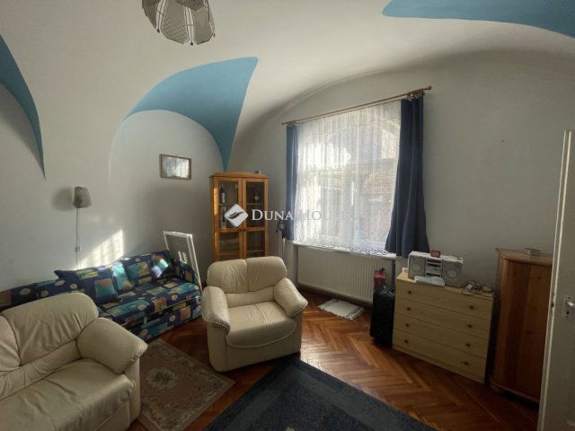 Eladó téglalakás, Sopronban 28 M Ft, 2 szobás