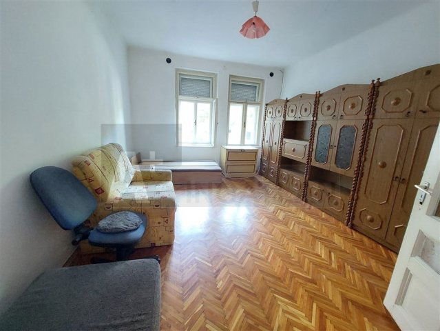 Kiadó téglalakás, albérlet, Szegeden 100 E Ft / hó, 1 szobás