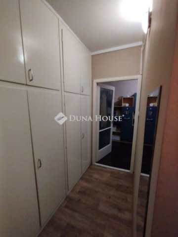 Eladó panellakás, Szegeden 45.5 M Ft, 2 szobás