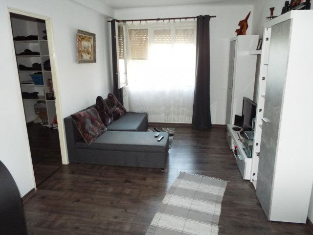 Eladó családi ház, Cecén 23.5 M Ft, 1+1 szobás