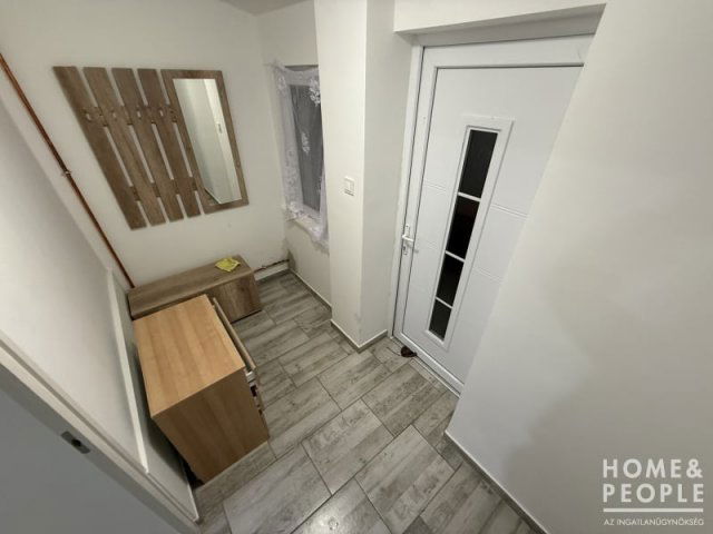 Eladó téglalakás, Szegeden 42.99 M Ft, 1 szobás