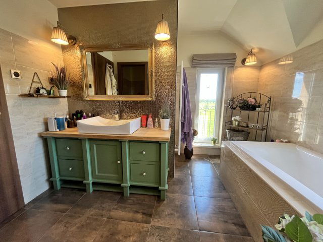 Eladó családi ház, Szigethalmon 129 M Ft, 5 szobás