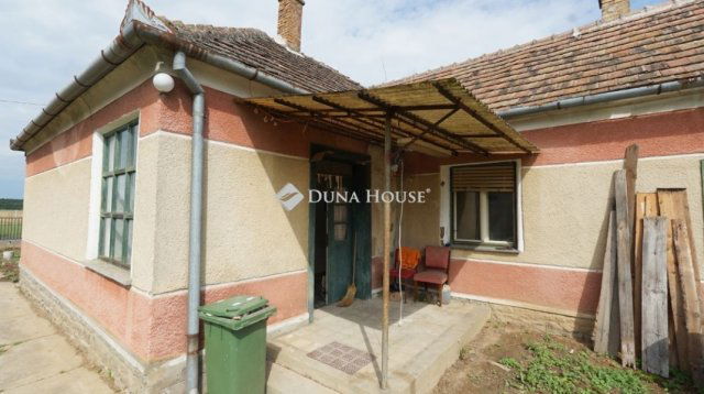 Eladó családi ház, Zalavégen 15.8 M Ft, 2 szobás