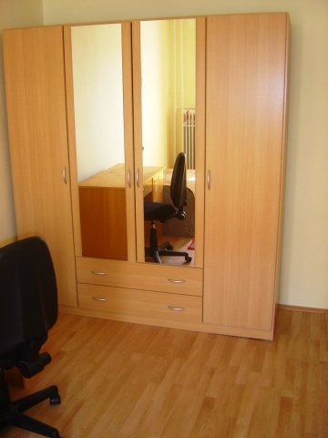 Kiadó panellakás, albérlet, Pécsett, Szigeti úton 70 E Ft / hó